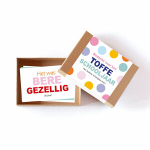 Een doosje met een glimlach 'Bedankt voor het toffe schooljaar'