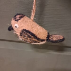 Hangertje met vogeltje - Beige