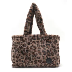 Mia - 02 - Fluffy Panter